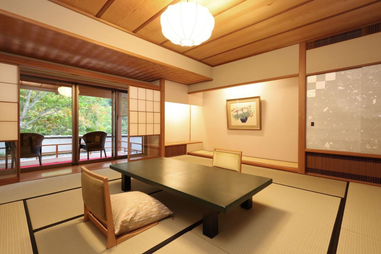 Hotel Fujiiso (Adults Only) à Takayama  Extérieur photo