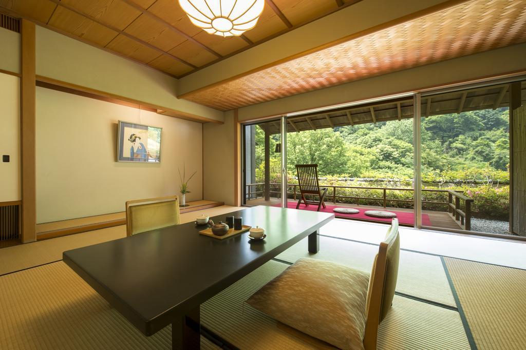 Hotel Fujiiso (Adults Only) à Takayama  Extérieur photo