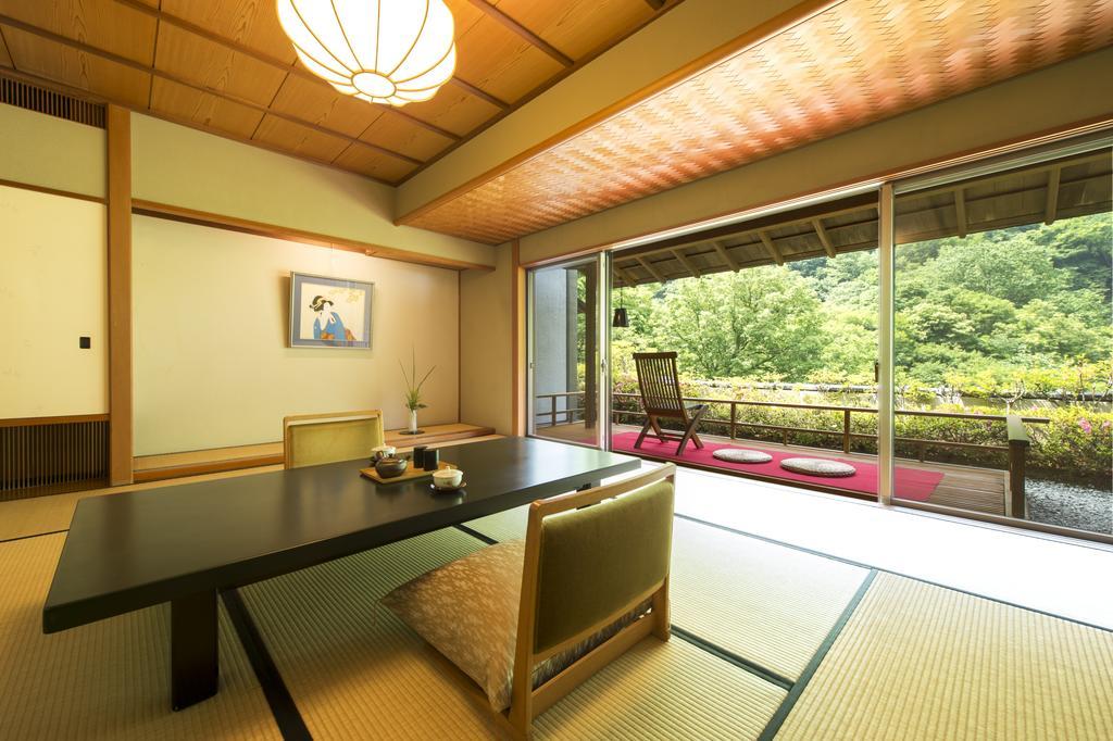 Hotel Fujiiso (Adults Only) à Takayama  Extérieur photo