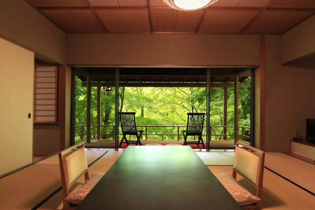 Hotel Fujiiso (Adults Only) à Takayama  Extérieur photo